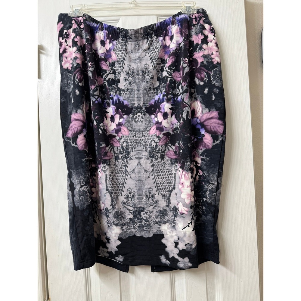 Plus size skirt with elastic waist, size 2X. Pink, purple and black skirt